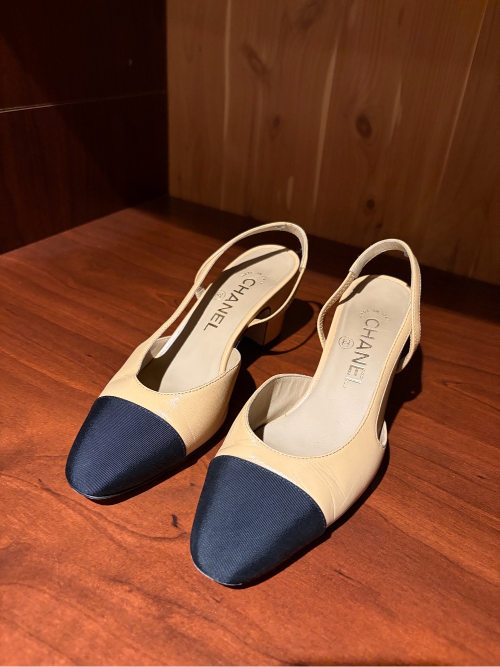 CHANEL Cream and Black Two-Tone Slingback Heels - Picture 8 of 9